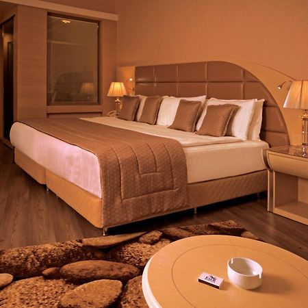 Eser Premium Hotel & Spa Buyukcekmece Εξωτερικό φωτογραφία A room at the hotel