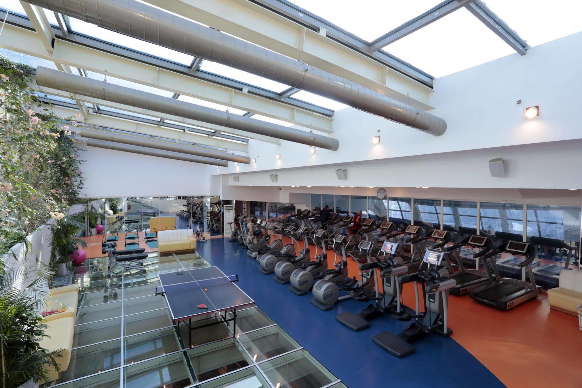 Eser Premium Hotel & Spa Buyukcekmece Εξωτερικό φωτογραφία The Sports and Leisure Centre