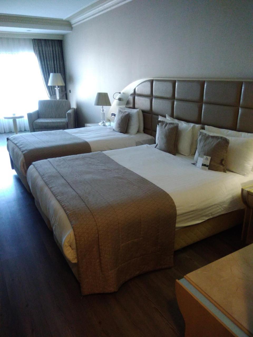 Eser Premium Hotel & Spa Buyukcekmece Εξωτερικό φωτογραφία A room at the hotel
