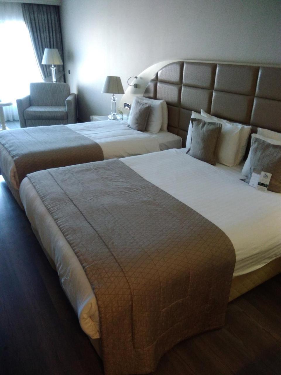 Eser Premium Hotel & Spa Buyukcekmece Εξωτερικό φωτογραφία A bed runner