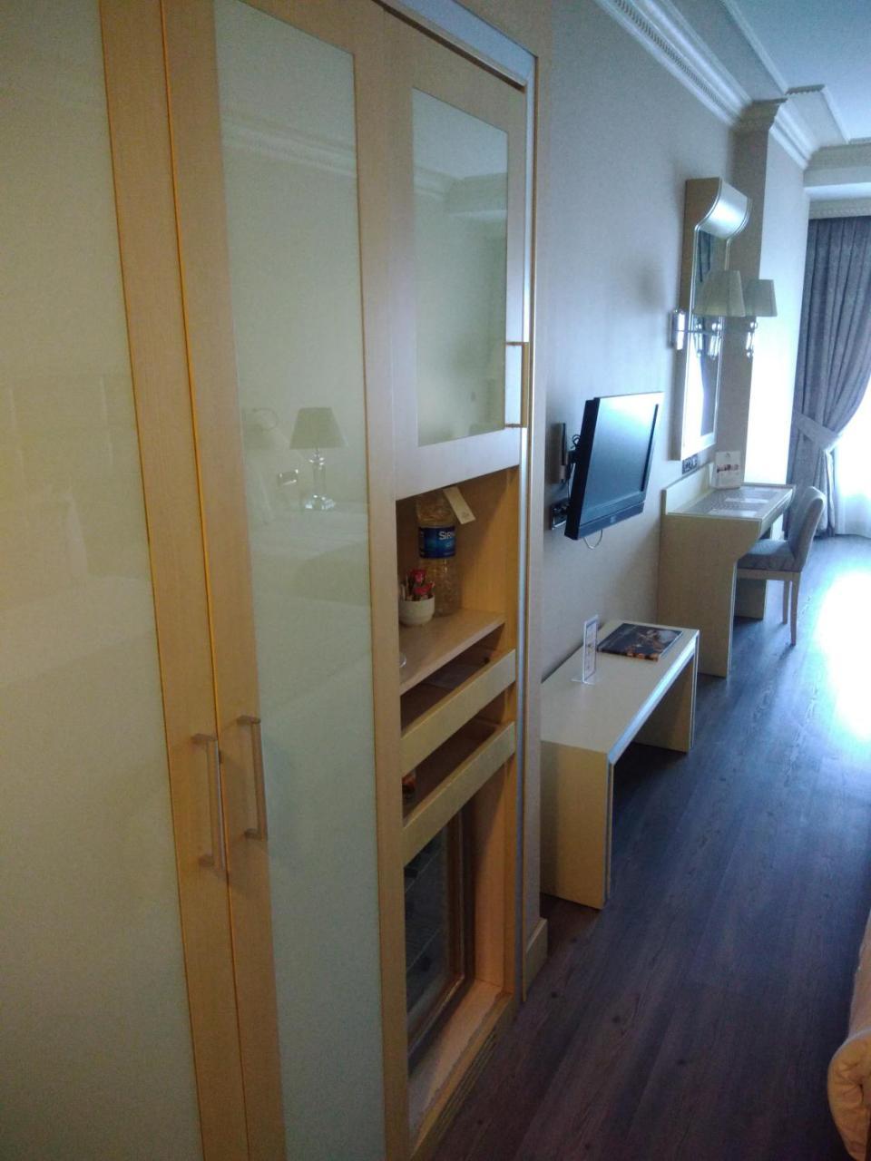 Eser Premium Hotel & Spa Buyukcekmece Εξωτερικό φωτογραφία A room at the hotel